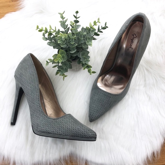 Qupid Shoes - Qupid Gray Textured Heels, size 9